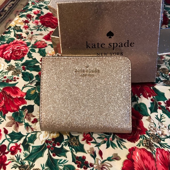 🌟KATE SPADE WALLET NWT 🎉HOST PICK - Picture 11 of 16